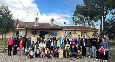 Gönüllü Üniversiteliler köy okullarında etkinlik düzenliyor