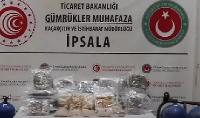 Gümrük ekipleri zehir tacirlerine geçit vermedi