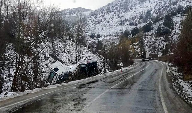 Gümüşhane'de LPG yüklü tankerin tırla çarpıştığı kaza acuz atlatıldı