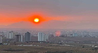 Gün doğumu kartpostallık görüntüler oluşturdu