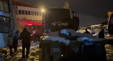 Hakkari'de çıkan yangında 70 kümes hayvanı telef oldu