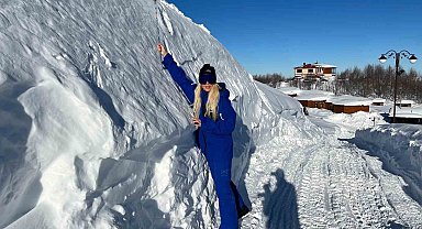 Handüzü Yaylası'na karla birlikte Rus kayakçı ilgisi