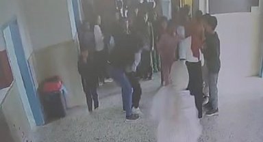 Heimlich manevrasıyla öğrenciyi kurtardı