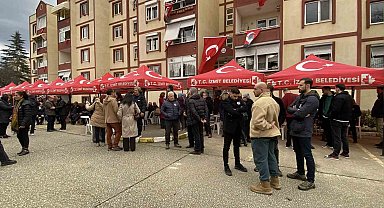 Helikopter kazasında hayatını kaybeden pilot için evinin önünde helallik alındı