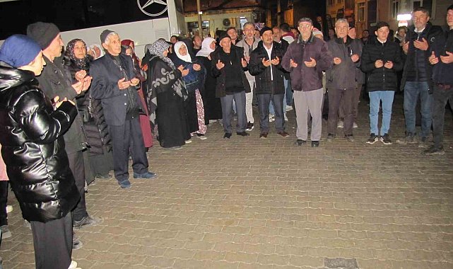 Hisarcık'ta 31 kişilik umre kafilesi dualarla uğurlandı