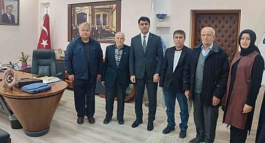 Hisarcık'ta görev süreleri dolan Vakıf Mütevelli Heyeti üyelerine teşekkür belgesi