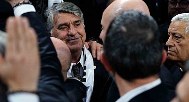 Hüseyin Yücel salondan ayrıldı