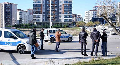 Husumetliye silahlı saldırı kamerada: 2 yaralı