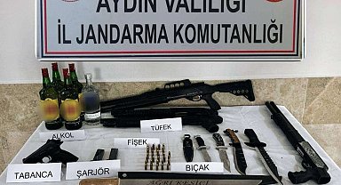 İki eğlence mekanında ruhsatsız silah ele geçirildi