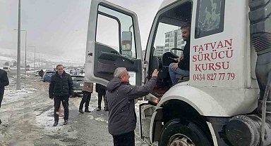İl Milli Eğitim Müdürü Gür, direksiyon sınavı alanlarını ziyaret etti