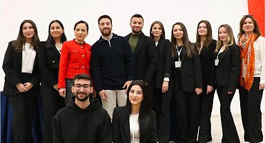 İletişim mezunları, öğrencilerine tecrübelerini aktardı