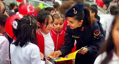 İlkokul öğrencileri jandarma mesleği hakkında bilgi sahibi oldu