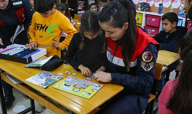 İlkokullu miniklere jandarma mesleği tanıtıldı