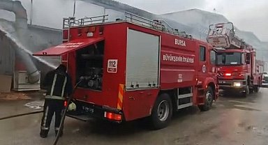 İnegöl'de mobilya imalathanesinde yangın