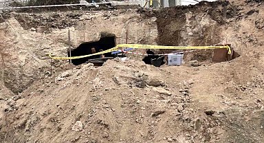 İnşaat temel kazısında kaya mezar odaları bulundu