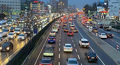 İstanbul'da trafik yoğunluğu yüzde 90'a ulaştı