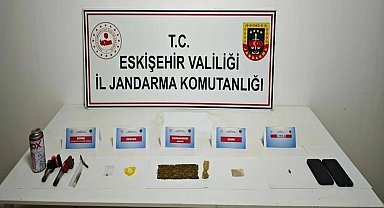 İstanbul'dan Eskişehir'e uyuşturucu madde getiren şahıslar yakalandı