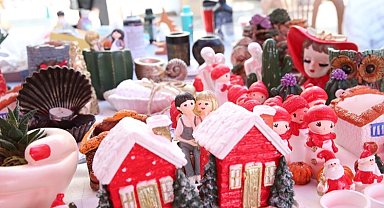 İzmir Çiğli'de yeni yıl kermesine büyük ilgi