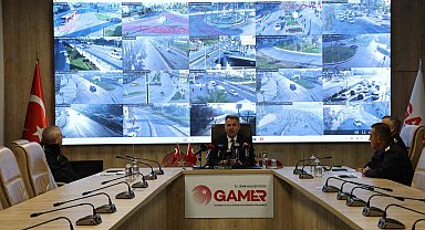 İzmir Valisi Elban: "Yeni yıl için 15 bin 124 personelimiz sabaha kadar görev yapacak"