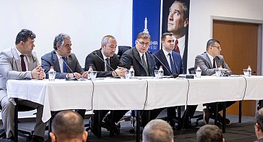 İzmir'de Başkan Tugay Aliağalı muhtarlarla buluştu