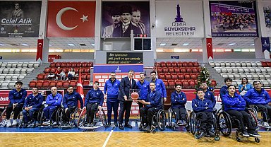 İzmir'in spor ailesi yeni yıl için bir araya geldi