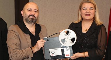İzmit'te Oyuncak Müzesi'ne nostaljik film makinası bağışı
