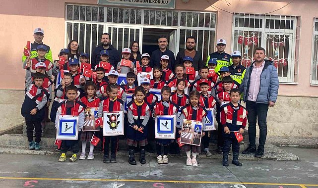 Jandarma ekipleri öğrencileri bilgilendirdi