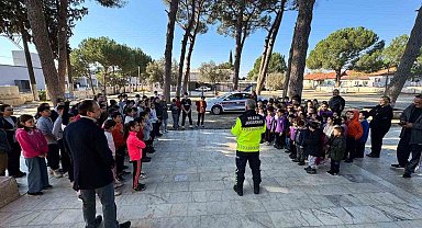 Jandarma öğrencileri bilgilendirdi