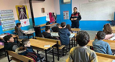 Jandarmadan öğrencilere "Güvenli internet" eğitimi