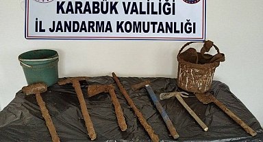 Kaçak kazı yapanları jandarma yakaladı