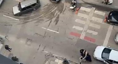 Kadınların yol verme kavgasını erkekler güçlükle ayırdı