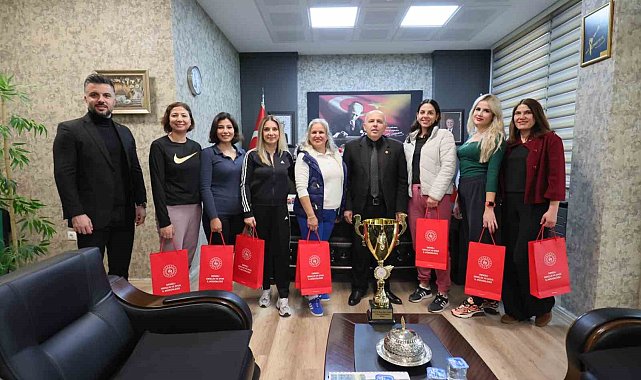 Kamunun sultanları kupayı İlman'a getirdi