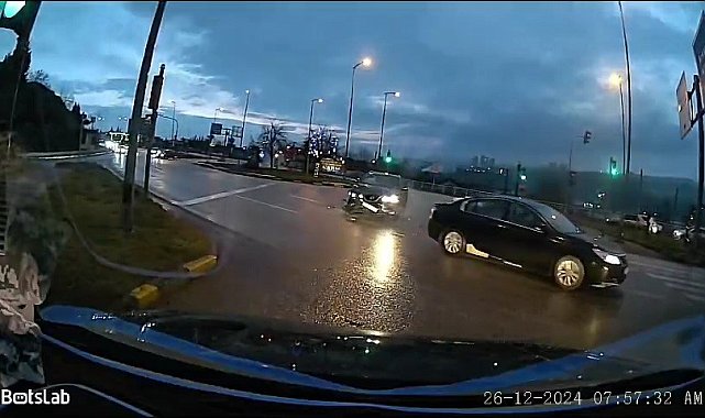 Karabük'te trafik kazaları kameraya yansıdı