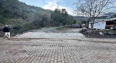 Karacasu'da yol çalışmaları sürüyor