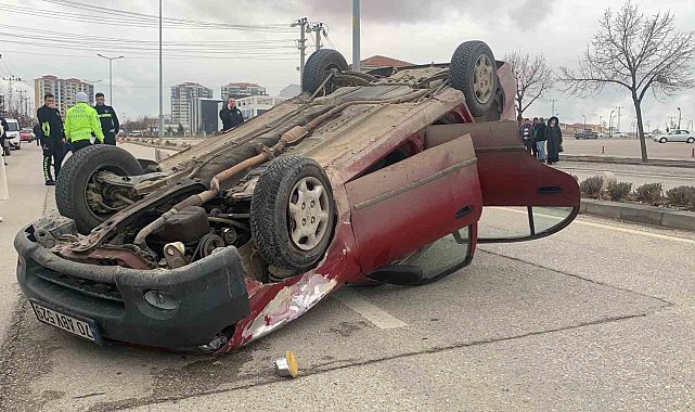 Karaman'da takla atan otomobilin sürücüsü yaralandı