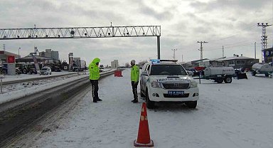 Kars-Digor karayolu ulaşıma kapatıldı