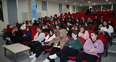 Kartal Belediyesi'nden lise öğrencilerine ilk yardım eğitimi