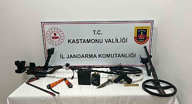 Kastamonu'da kaçak define avcılarına jandarmadan baskın