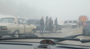 Kastamonu'da sis ve buzlanma sebebiyle zincirleme kaza meydana geldi: 4 yaralı