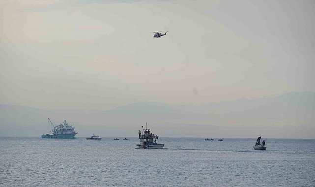 Kayıp balıkçıların teknesi açıkta 8 metre derinlikte bulundu