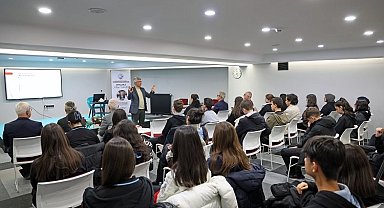Kayseri Talas Yazar Okulu'nun konuğu Ahmet Sıvacı