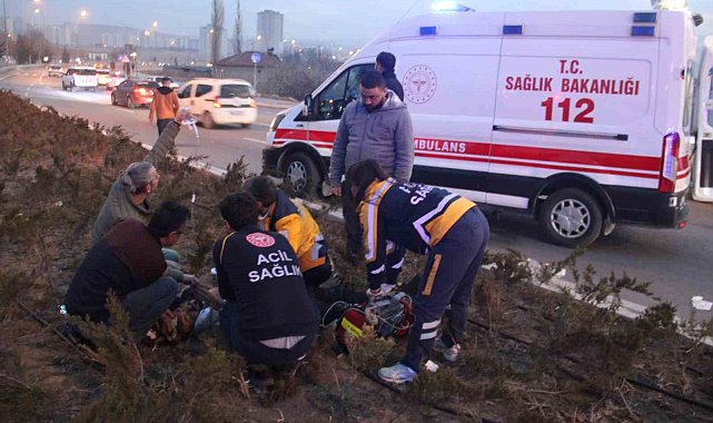 Kayseri'de otomobil sepetli motosikletle çarpıştı: 2'si ağır 4 yaralı