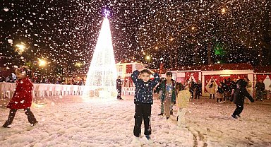 Kepez'de yılbaşı coşkusu DokumaPark'ta başladı