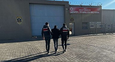 Kesinleşmiş 15 yıl cezası bulunan firari uyuşturucu taciri yakalandı