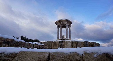 Kibyra, kar altında tarihiyle ziyaretçilerini cezbetti