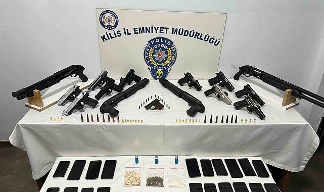 Kilis'te aranan 79 şahıs yakalandı, çok sayıda silah ve uyuşturucu ele geçirildi