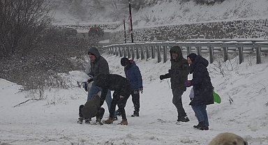 Kırklareli'nde vatandaşlar karın tadını çıkardı