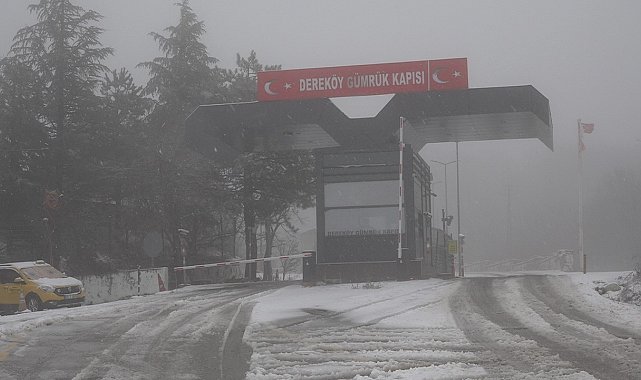 Kırklareli'nin yüksek kesimlerinde kar yağışı etkili oluyor