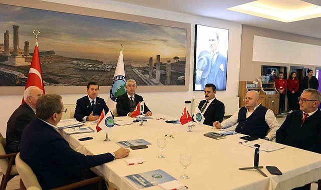 Kıyı Ege Belediyeler Birliği Bergama'da toplandı