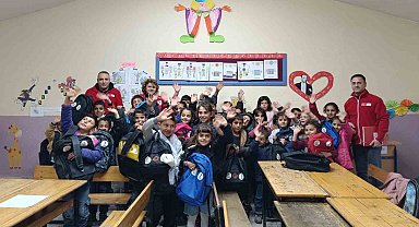 Kızılay Gönüllüleri'nden örnek bağış